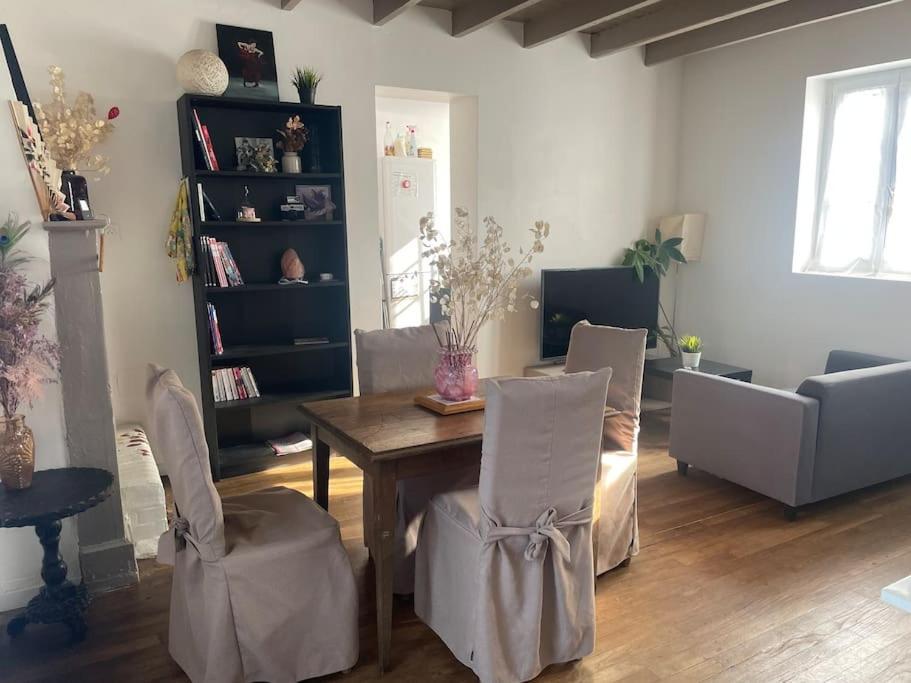 Charmante Maison, Coeur De Bourg Bazouges-la-Pérouse Extérieur photo